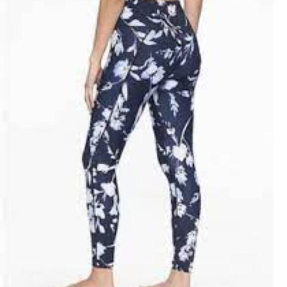 Athleta water flower salutation Leggings size medium - Picture 1 of 9